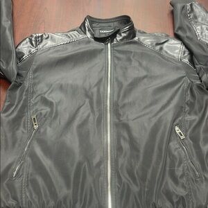 🔴Like New Tanming Black Jacket Zipper Left Hand